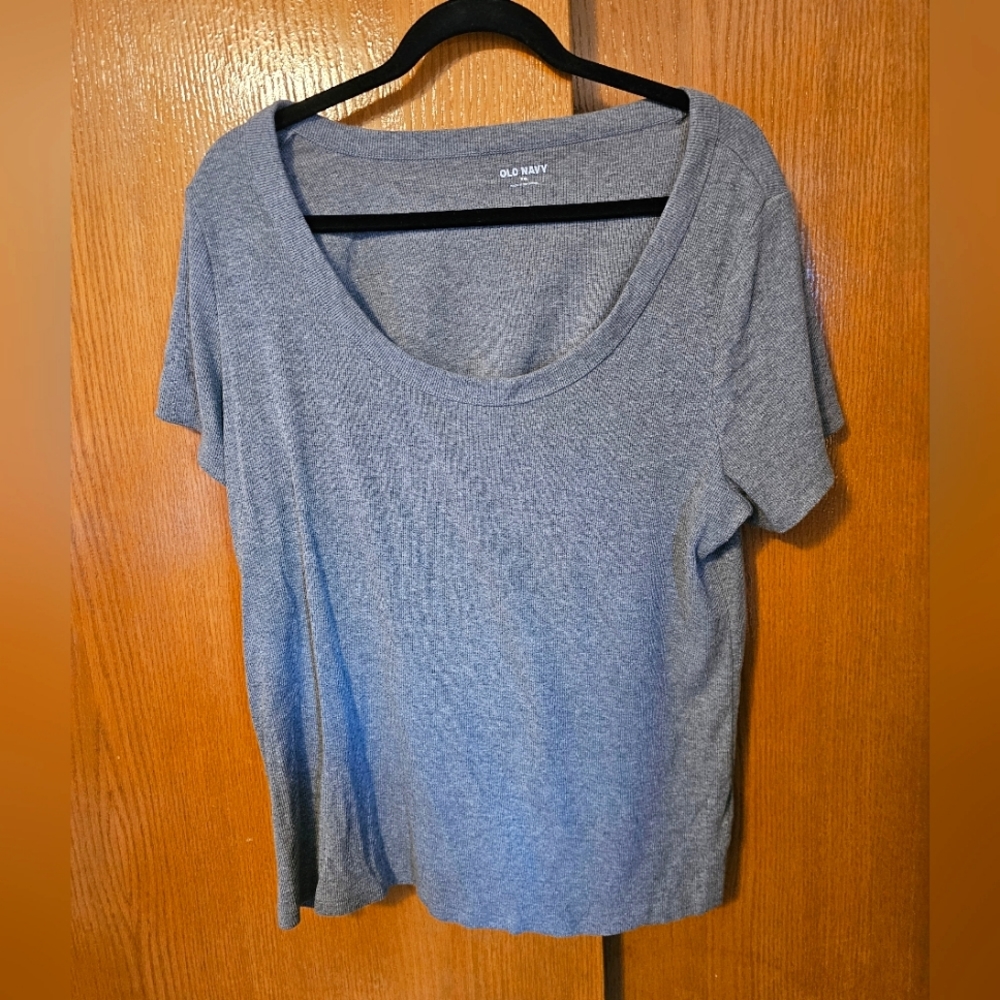 Fitted Ribbed Tee (gray)